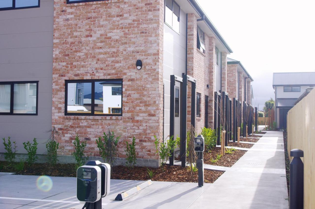 Close To Arena And One Kilometer From Railway Station Onsite Ev Car Park Christchurch Exterior photo